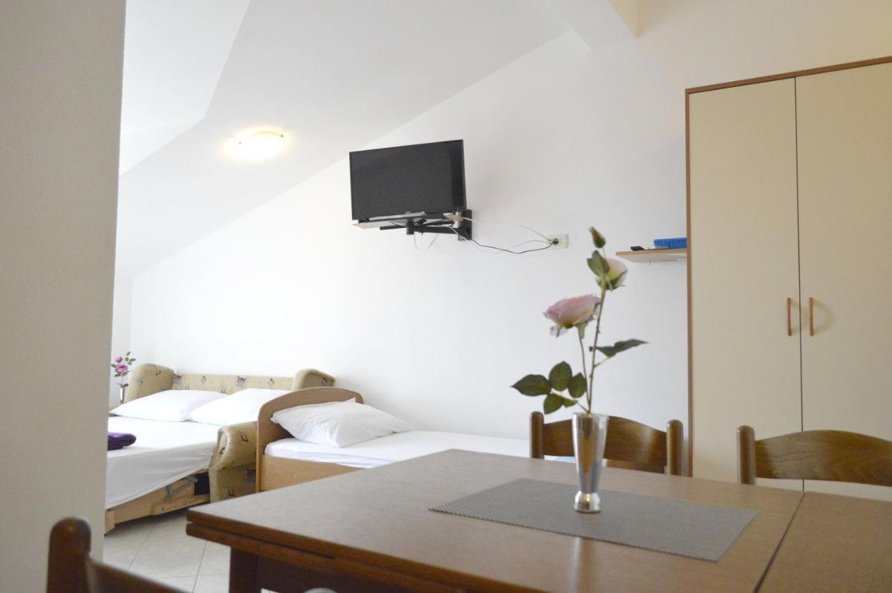 Apartments Marinko プロマイナ エクステリア 写真