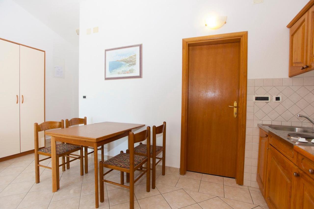 Apartments Marinko プロマイナ エクステリア 写真