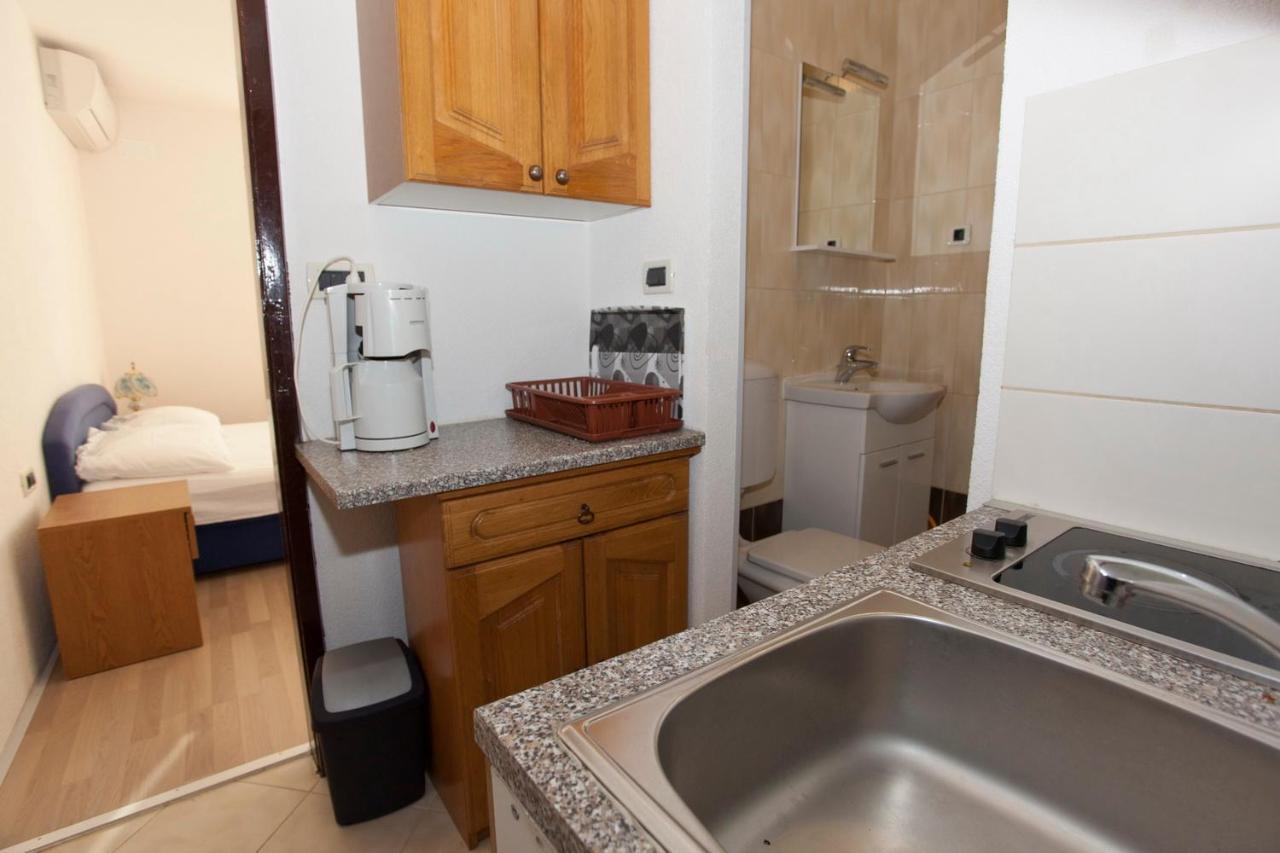 Apartments Marinko プロマイナ エクステリア 写真