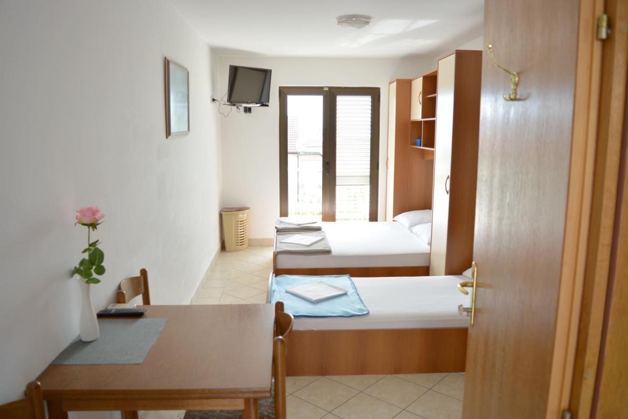 Apartments Marinko プロマイナ エクステリア 写真