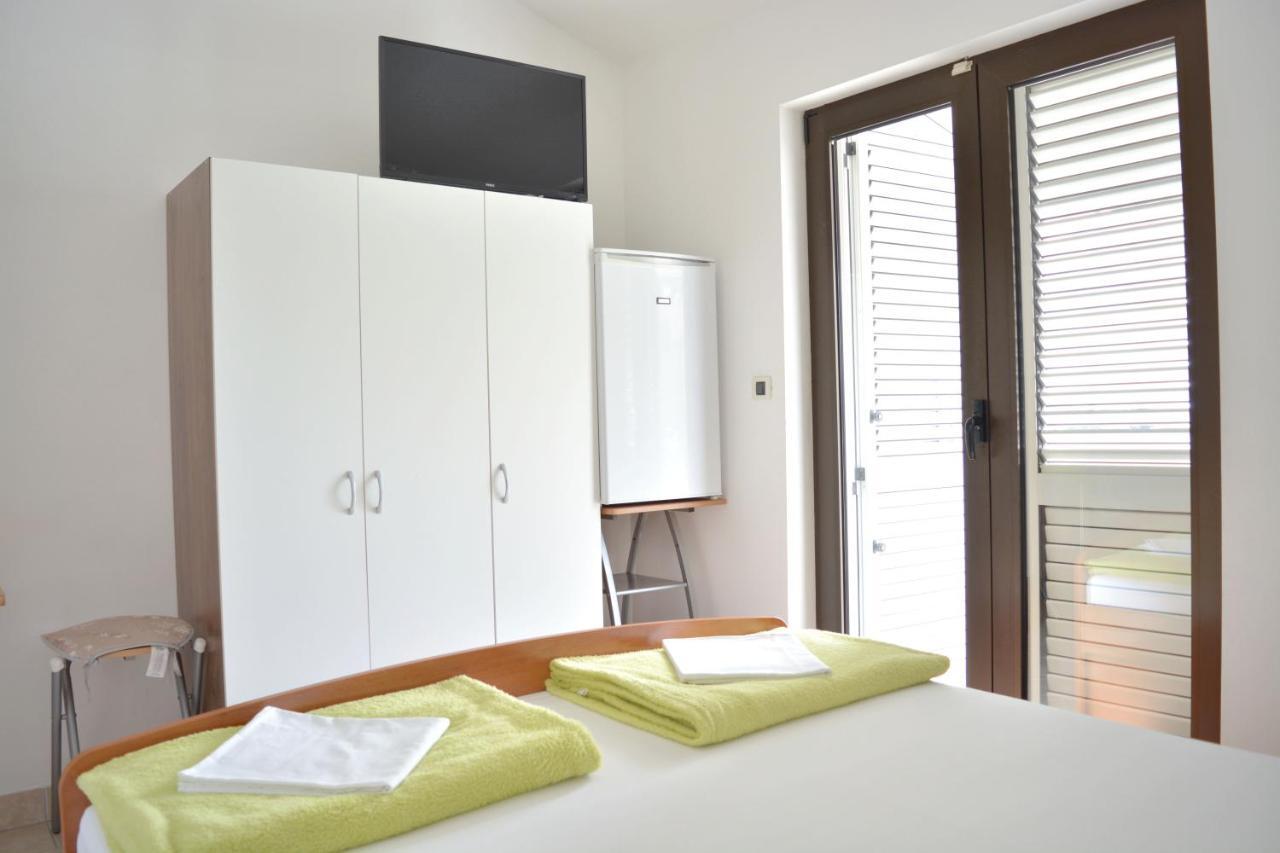 Apartments Marinko プロマイナ エクステリア 写真